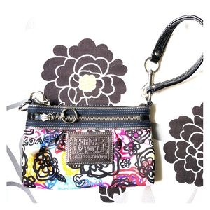 Coach poppy wristlet